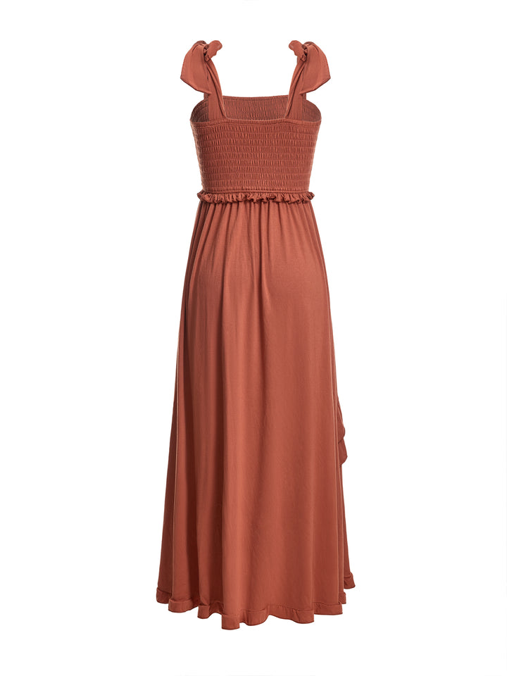 Una línea boho en capas de lechuga en capas shirred shirred cuello maxi vestido de mujeres